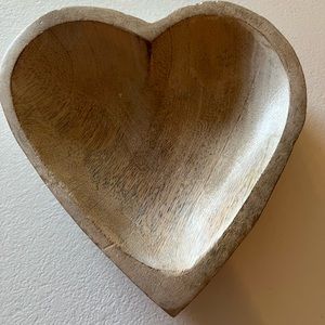 Heart Decorative Tray In Mango Wood NWT Great Valentine’s Gift or Decor ♥️💕♥️